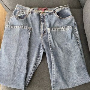 Gloria Vanderbilt Classic Jeans. Like new. Size 18.